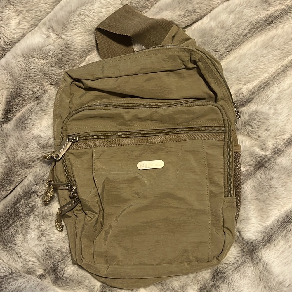 Women’s crossbody purse